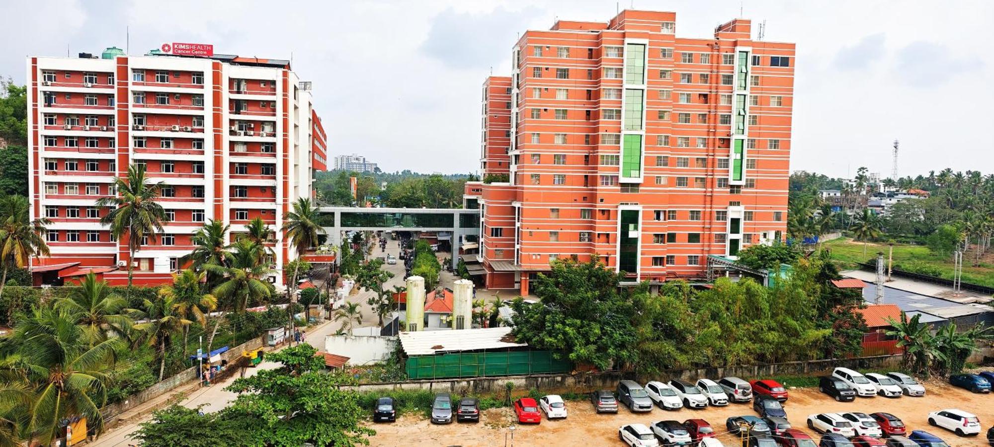 Royal International Hotel Trippapur ภายนอก รูปภาพ